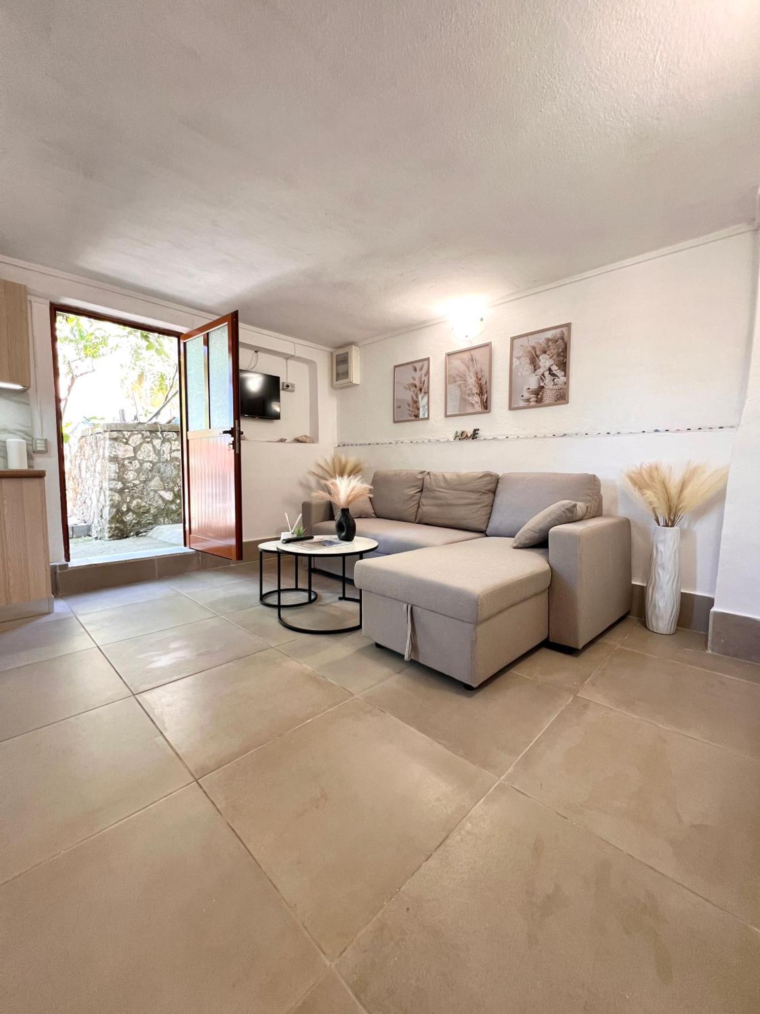 Petra Oliva Apartment Dhërmi Dış mekan fotoğraf