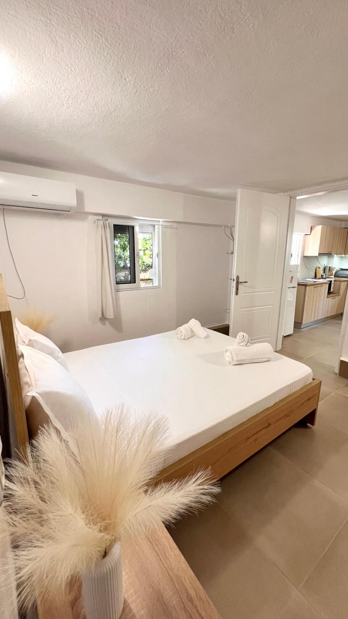 Petra Oliva Apartment Dhërmi Dış mekan fotoğraf